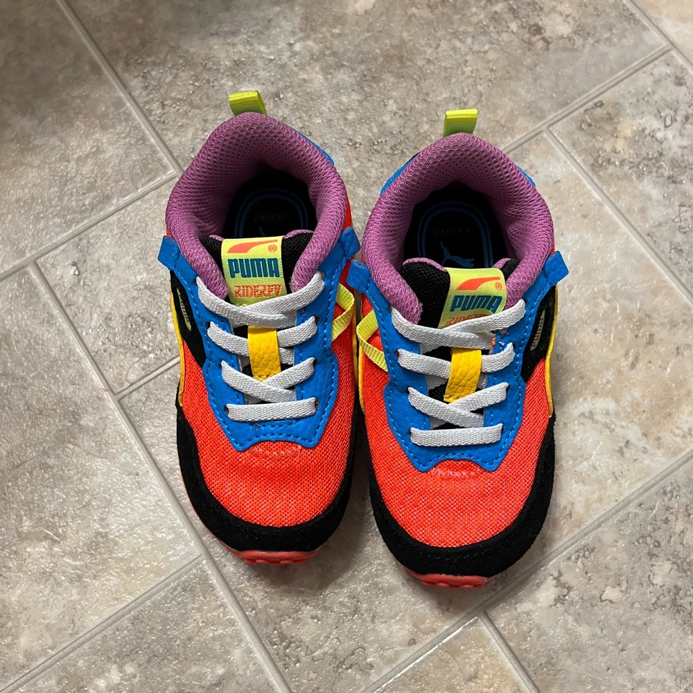 Toddler Puma Future runner sneaker bold colors size 7 brand new without box